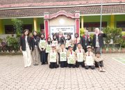 Peserta Didik SDN 4 Segaran Antusias Ikuti Pembuatan Kerajinan Ecoprint