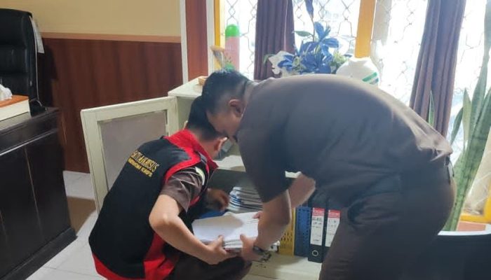 Dugaan Korupsi, Jaksa Geledah Kantor PDAM Banggai Laut