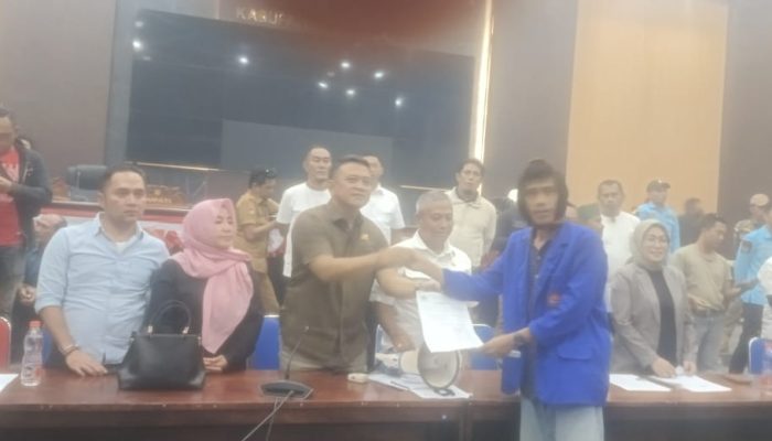 Aksi Damai 1 September, Lahirkan Kesepakatan Bersama DPRD Banggai dan Amara, Begini Isinya!
