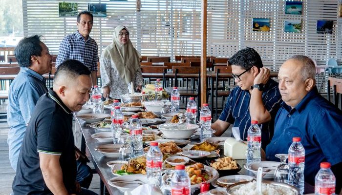 Publik Soroti Jamuan Makan Bupati Banggai untuk Kepala BPK Sulteng