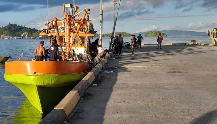 KM Hiu 02 Amankan Kapal Pajeko Diduga Langgar Zona Operasi di Perairan Taliabo