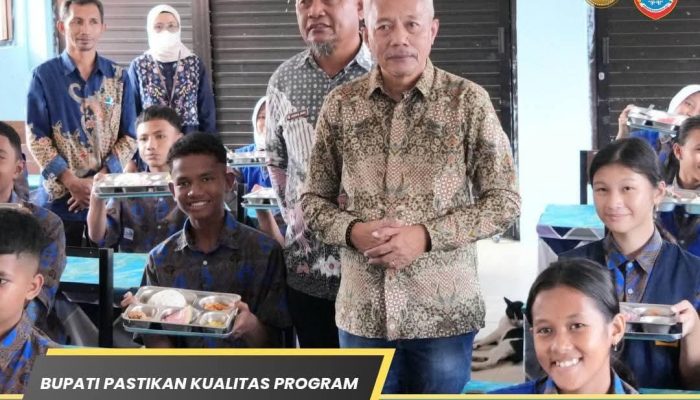 Bupati Balut Pastikan Kualitas Program MBG Terjaga, Tinjau Langsung Distribusi di Sekolah