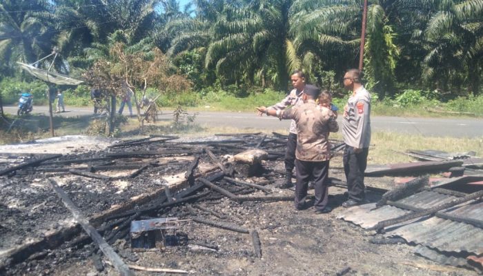 Tragis! Ditinggal Berjualan, Rumah Milik Mispan Warga Minahaki Moilong Ludes Terbakar