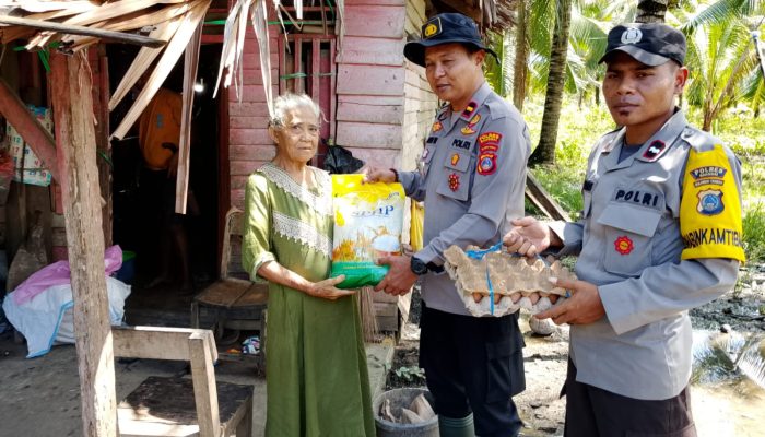 Jumat Berkah, Polsek Bunta Bagikan Paket Sembako, Bikin Warga Tersenyum Lega