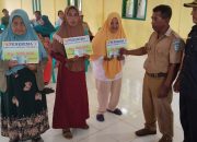 Pemdes Popisi Salurkan BLT Tiga Bulan Sekaligus kepada 25 Keluarga Penerima