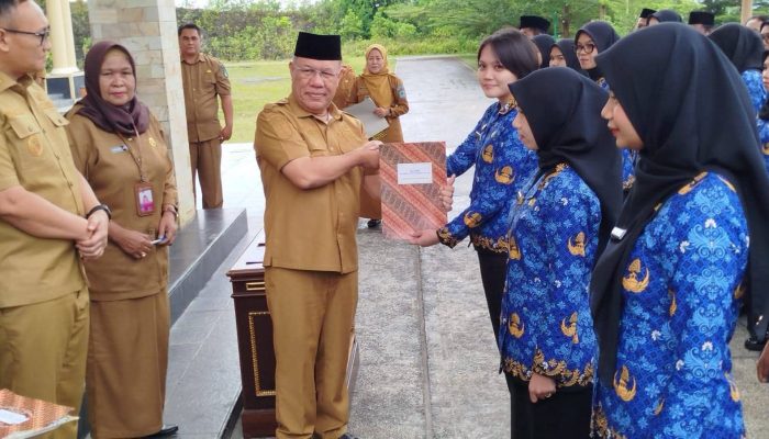 Serahkan SK CPNS dan PPPK Tahap II, Bupati Rusli Tekankan Tanggung Jawab dan Integritas ASN