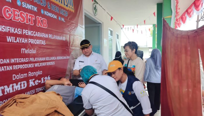 Dukung TMMD ke-126, BKKBN dan Dinas P2KBP3A Gelar Pelayanan KB Gratis di Pagimana, Capai 100 Akseptor