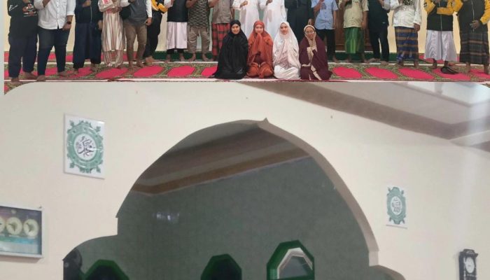 Camat Kintom Hadiri Agenda Subuhan BSL di Masjid Nurul Iman Mendono