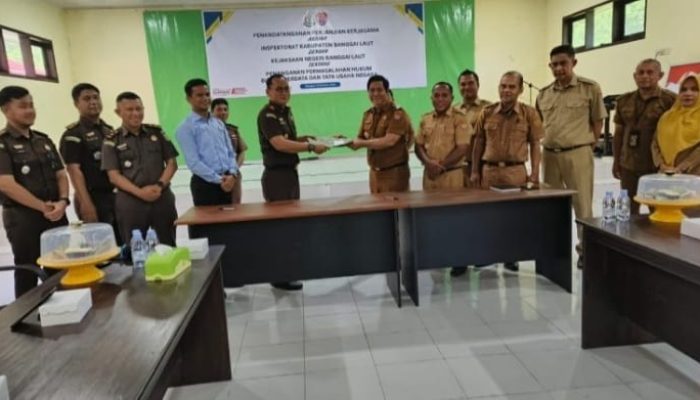 Kejari dan Inspektorat Banggai Laut Tandatangani MoU, Perkuat Sinergi Pengawasan dan Penegakan Hukum