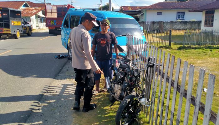 Lakalantas Angkot Vs Suzuki Satria Terjadi di Nambo, Pemotor Dirujuk ke RSUD Luwuk