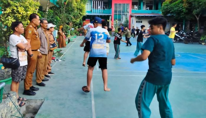 Jelang Festival Teluk Lalong, Tim Kurasi Dispar Tinjau Langsung Latihan Tarian Kolosal “Umapos” dari Sanggar Seni Rompong