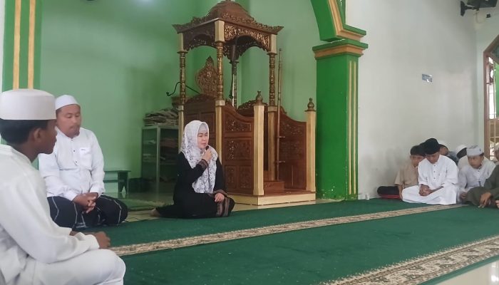 Silaturahmi di Ponpes Alkhairaat Luwuk, Ini Pesan Waket I DPRD Banggai untuk Santri