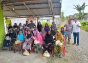 Bersama Keluarga Murad Husain, Aleg Gerindra Banggai Salurkan Ratusan Paket Sembako di 2 Kecamatan