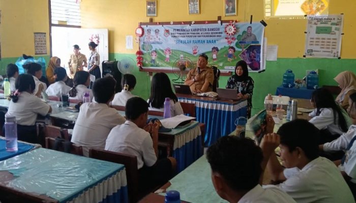 Dinas P2KBP3A Banggai Sosialisasikan Sekolah Ramah Anak di SMP Katolik Santo Yoseph Luwuk