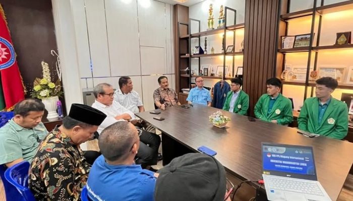 Rektor Unismuh Luwuk Resmi Lepas 3 Mahasiswa Magang Internasional di Thailand