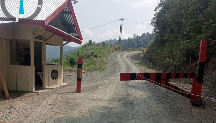 Warga Mamosalato Keluhkan Pemasangan Portal PT KAM di Jalan Umum, Dinilai Ganggu Aktivitas!