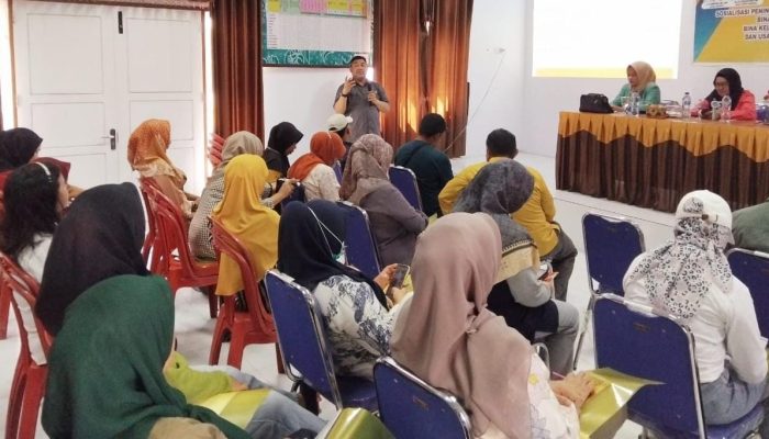 Kadis P2KBP3A Banggai Jadi Narasumber Sosialisasi Peningkatan Ketahanan Keluarga di Bungin Timur