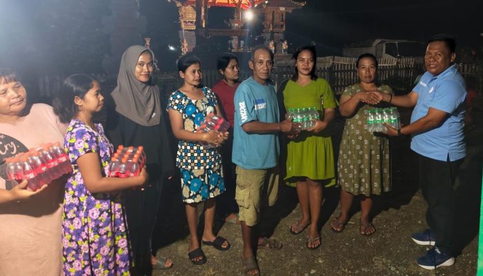 PT Faisal Faris Utama Berbagi THR untuk Warga Hindu di Siuna Pagimana