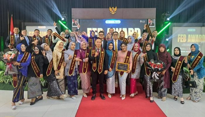 FEB Unismuh Luwuk Gelar Pengukuhan dan Ramah Tamah, Diikuti 278 Lulusan Sarjana dan Magister Manajemen 