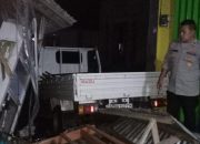 Sopir Hilang Kendali, Pikap Seruduk Warung Sembako di Toili Banggai