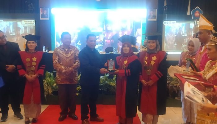 Diapresiasi LLDIKTI, AMIK Luwuk Serahkan Software ke SMAN 1 Bokan Kepulauan dan Sinode GPIBK Bulagi