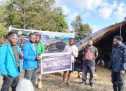 Solidaritas Mahasiswa Papua Pegunungan dan Sorong Raya Sukses Salurkan Bantuan Uang Tunai dan Logistik untuk Korban Banjir Bandang Nduga