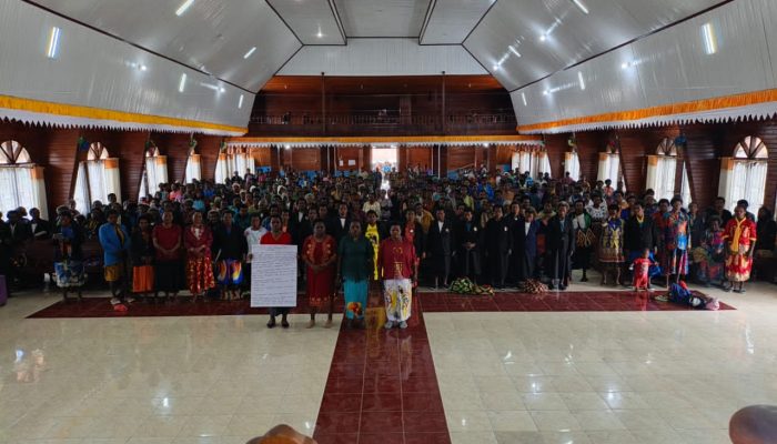 Pelayanan Perempuan Kingmi Deiyai Serukan Damai dan Keadilan atas Konflik Kapiraya