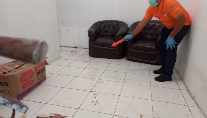 Polisi Olah TKP Kasus Pembunuhan di Mess Karyawan All Swalayan Maahas