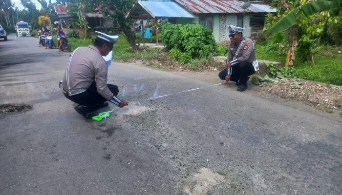 Tragis! Laka Maut di Luwuk Timur, Pemotor Mahasiswa Jatuh Lewati Jalan Berlubang Lalu Tertabrak Innova 