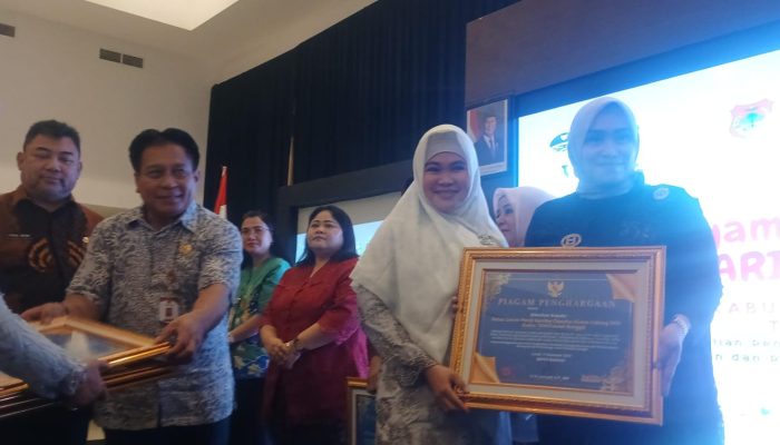 Wakil Ketua I DPRD Banggai Hadiri Peringatan Hari Ibu ke-97 