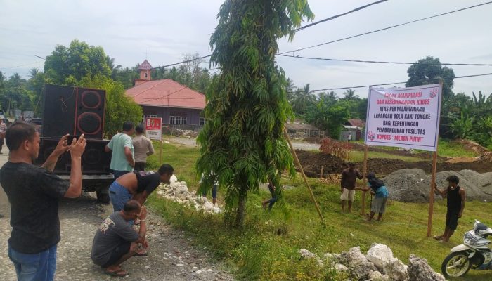 Puluhan Warga Tongke Demo Tolak Pembangunan Kopdes Merah Putih Gunakan Lapangan Sepak Bola