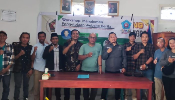Diikuti Belasan Wartawan, Tim PKM AMIK Luwuk Gelar Pelatihan Manajemen Website di PWI Banggai