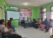 Kawal BLT Dana Desa Tepat Sasaran, Bhabinkamtibmas Hadiri Musdes di Desa Kautu