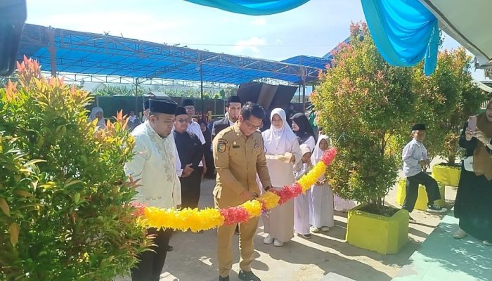 Pemkab Bangkep Resmikan Gedung Ruang Kelas MTs Al-Khairat Tatakalai