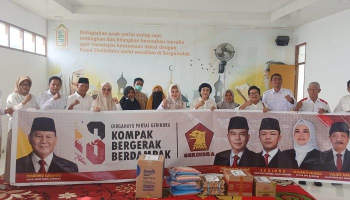 Peringati HUT ke-18, DPC Gerindra Banggai Berbagi ke Dua Panti Asuhan di Luwuk