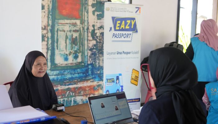 Dari Kantor ke Lapangan, Imigrasi Banggai Hadirkan Layanan Eazy Passport di Tojo Una-Una