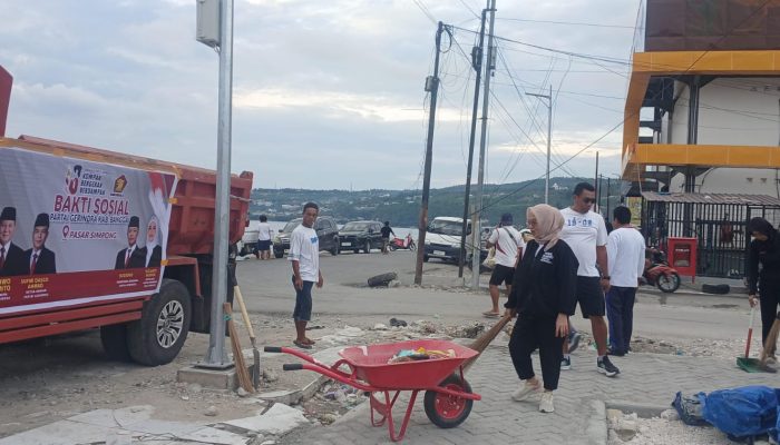 Kompak, Bergerak, Berdampak: DPC Gerindra Banggai Gelar Baksos Bersih-bersih di Pasar Simpong 
