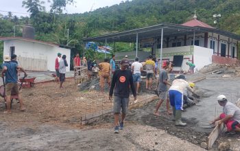 Jelang Ramadhan, Pengurus Masjid Al Fattah BTN Bukit Mambual Gelar Kerja Bakti Bersih-bersih Hingga Pengecoran