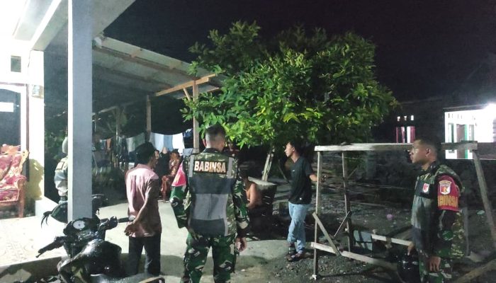 Patroli Kolaborasi TNI–LINMAS di Desa Mekarkencana, Perkuat Solidaritas dan Jaga Stabilitas Wilayah