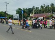 Menjemput Berkah Ramadhan, Polsek Kintom Bagikan 200 Paket Takjil