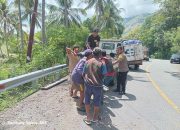 Tabrakan Revo Vs Grand Max Terjadi di Tikungan Batu Hitam Nuhon, Pemotor Dirawat Intensif