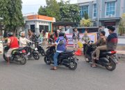 BPS Banggai Bagi Takjil Sekaligus Sosialisasikan Sensus Ekonomi 2026