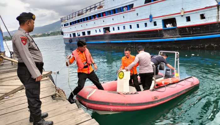 Polisi dan Basarnas Patroli di Perairan Luwuk Pantau Arus Mudik Lebaran