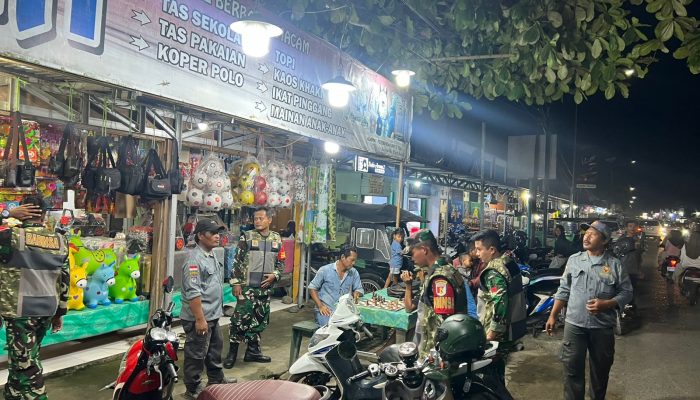 Jelang Idulfitri, Koramil 1308-14/Toili Gelar Patroli Malam Bersama Warga
