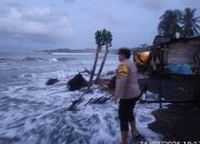 6 Rumah Warga di Longkoga Barat Rusak Diterjang Gelombang Tinggi