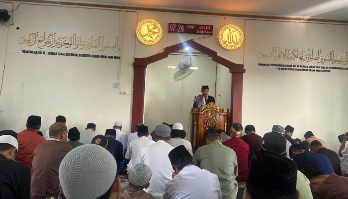Khutbah Idul Fitri di Masjid Al Fattah, Ustadz Fahri Rahmadan Ajak Jamaah Jaga Semangat Ramadan